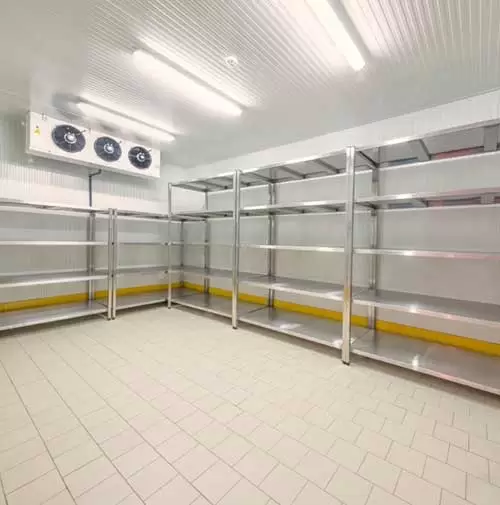 Construcción de cámara frigorífica con paneles de poliuretano