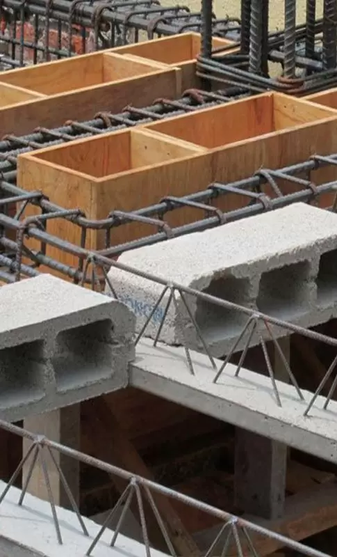 Varillas corrugadas y viguetas utilizadas para la construcción de losa.
