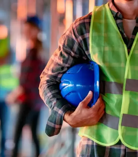 Prevención de accidentes de trabajo mediante uso de casco