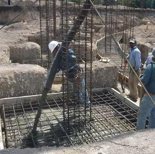 Zapata de cimentación elaborada con varillas y alambres
