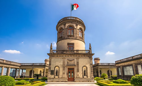 Torreón y jardineras del Castillo de Chapultepec