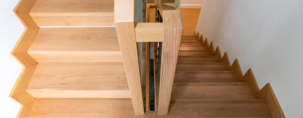 Escaleras de madera en U con descanso - Medidas de escaleras