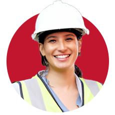 Mujer joven con casco blanco y chaleco, cliente de Panel y Acanalados